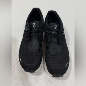 ✨ ON CLOUD WOMEN’S CLOUD 5 – BLACK/WHITE | SIZE 8 ✨